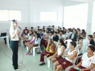 PALESTRA COM A CONSULTORA PEDAGÓGICA TATIANNY BEZERRA DO SISTEMA ARI DE SÁ