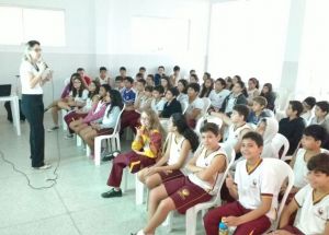 PALESTRA COM A CONSULTORA PEDAGÓGICA TATIANNY BEZERRA DO SISTEMA ARI DE SÁ