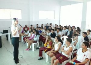 PALESTRA COM A CONSULTORA PEDAGÓGICA TATIANNY BEZERRA DO SISTEMA ARI DE SÁ