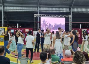 MUSICAL “CANTOS E ENCANTOS DO MUNDO”