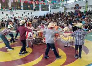 XVI ARRAIÁ DO COLÉGIO FÊNIX UMA FESTA DE MUITA ALEGRIA E INTERAÇÃO