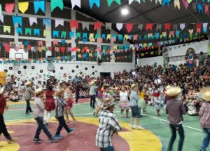 XVI ARRAIÁ DO COLÉGIO FÊNIX UMA FESTA DE MUITA ALEGRIA E INTERAÇÃO