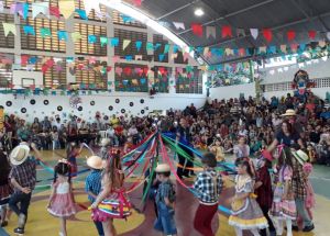 XVI ARRAIÁ DO COLÉGIO FÊNIX UMA FESTA DE MUITA ALEGRIA E INTERAÇÃO