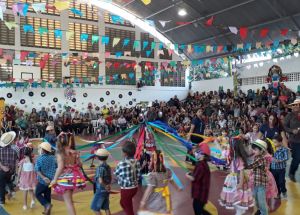 XVI ARRAIÁ DO COLÉGIO FÊNIX UMA FESTA DE MUITA ALEGRIA E INTERAÇÃO