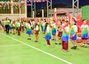 FESTA EM COMEMORAÇÃO AO DIA DAS MÃES