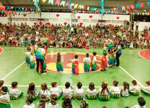 FESTA EM COMEMORAÇÃO AO DIA DAS MÃES