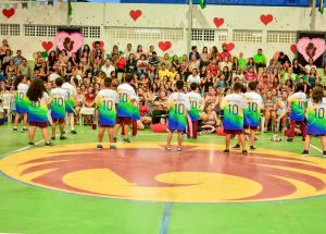 FESTA EM COMEMORAÇÃO AO DIA DAS MÃES