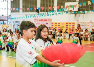 FESTA EM COMEMORAÇÃO AO DIA DAS MÃES