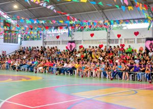 FESTA EM COMEMORAÇÃO AO DIA DAS MÃES