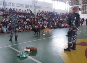 APRESENTAÇÃO DA POLICIA MILITAR