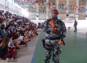 APRESENTAÇÃO DA POLICIA MILITAR