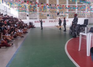 APRESENTAÇÃO DA POLICIA MILITAR